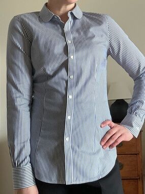 Brooks Brothers Peter Pan Collar Blue and White Button Down Shirt